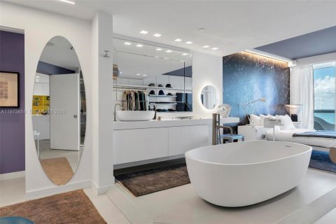 Condominio en venta en Miami Beach, Florida, 2 dormitorios, 137.22 m2 № 2043975 - foto 18