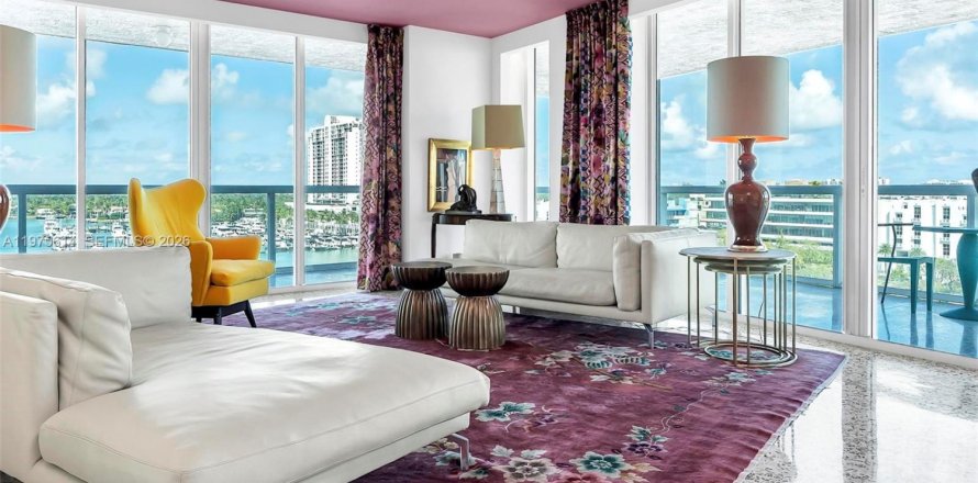 Condominio en Miami Beach, Florida, 2 dormitorios  № 2043975