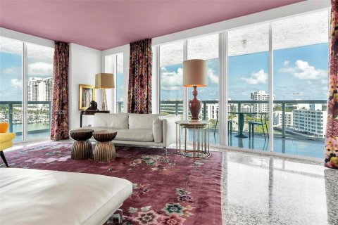 Condominio en venta en Miami Beach, Florida, 2 dormitorios, 137.22 m2 № 2043975 - foto 4