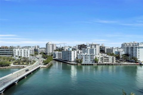 Condominio en venta en Miami Beach, Florida, 2 dormitorios, 137.22 m2 № 2043975 - foto 29