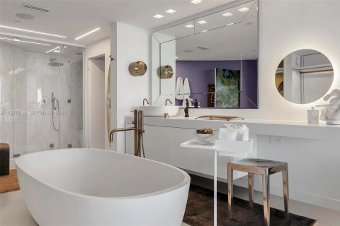 Condominio en venta en Miami Beach, Florida, 2 dormitorios, 137.22 m2 № 2043975 - foto 21
