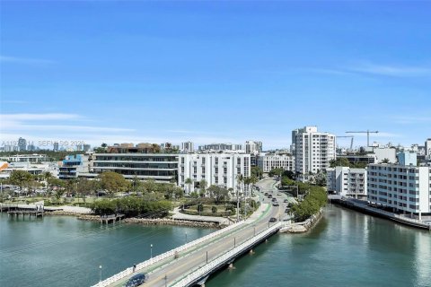 Condominio en venta en Miami Beach, Florida, 2 dormitorios, 137.22 m2 № 2043975 - foto 28