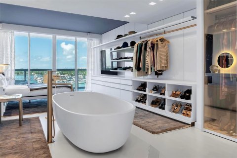 Condominio en venta en Miami Beach, Florida, 2 dormitorios, 137.22 m2 № 2043975 - foto 17