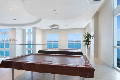 Condo in Miami, Florida, 1 bedroom  № 2025194 - photo 17
