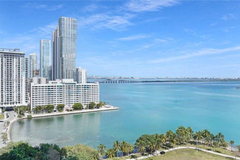 Condo in Miami, Florida, 1 bedroom № 2025194