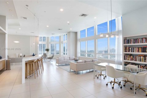 Condo in Miami, Florida, 1 bedroom  № 2025194 - photo 21