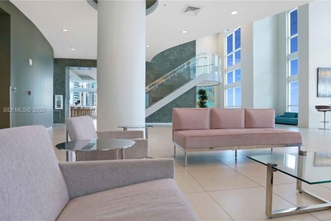 Condo in Miami, Florida, 1 bedroom  № 2025194 - photo 19