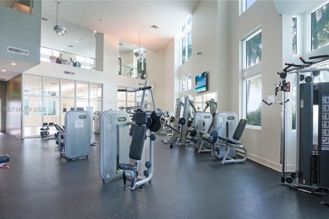 Condo in Miami, Florida, 1 bedroom  № 2025194 - photo 25