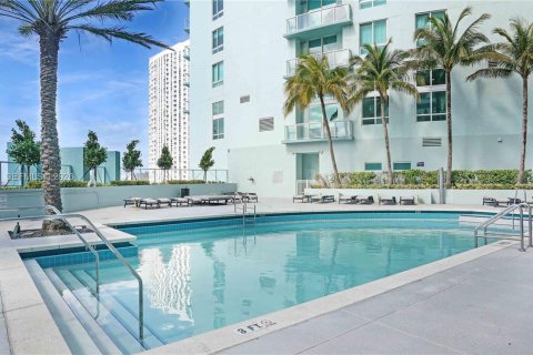 Condo in Miami, Florida, 1 bedroom  № 2025194 - photo 29