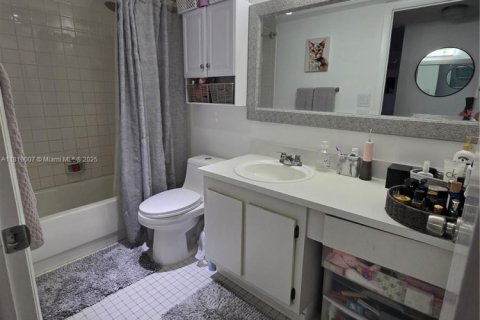 Купить кондоминиум в Майами, Флорида 2 спальни, 128.21м2, № 1752534 - фото 13