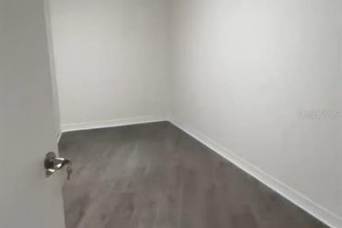 Immobilier commercial à louer à Orlando, Floride: 389.73 m2 № 2299124 - photo 7