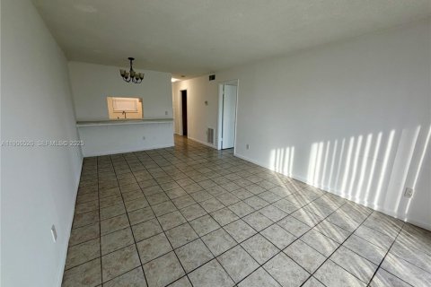 Снять в аренду кондоминиум в Лодерхилл, Флорида 1 спальня, 68.28м2, № 2034237 - фото 5