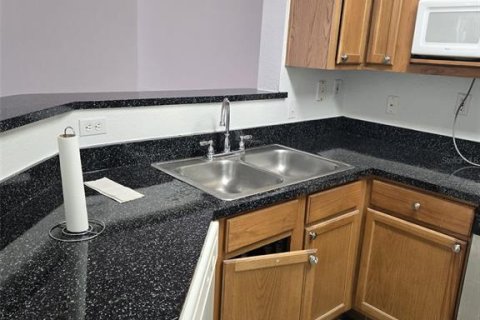 Condominio en alquiler en Orlando, Florida, 2 dormitorios, 98.66 m2 № 1894465 - foto 3