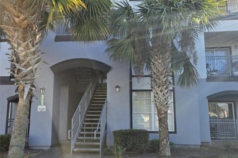 Condominio en alquiler en Orlando, Florida, 2 dormitorios, 98.66 m2 № 1894465 - foto 1