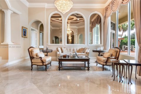 House in Davie, Florida 5 bedrooms, 377.74 sq.m. № 1934232 - photo 7