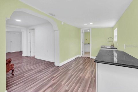 Купить виллу или дом в Хейнс-Сити, Флорида 6 комнат, 92.9м2, № 1368175 - фото 17