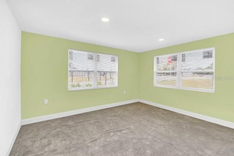 Купить виллу или дом в Хейнс-Сити, Флорида 6 комнат, 92.9м2, № 1368175 - фото 10