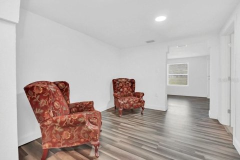 Купить виллу или дом в Хейнс-Сити, Флорида 6 комнат, 92.9м2, № 1368175 - фото 16
