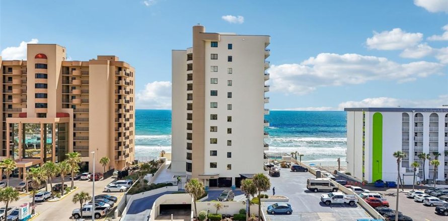 Condominio en Daytona Beach, Florida, 2 dormitorios  № 2120986