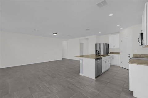 Villa ou maison à louer à Auburndale, Floride: 3 chambres, 138.52 m2 № 2420345 - photo 11