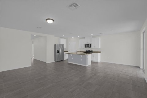 Villa ou maison à louer à Auburndale, Floride: 3 chambres, 138.52 m2 № 2420345 - photo 4