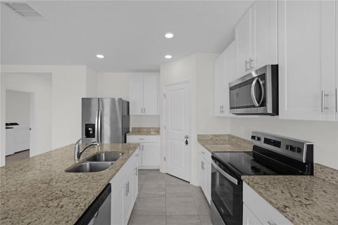 Villa ou maison à louer à Auburndale, Floride: 3 chambres, 138.52 m2 № 2420345 - photo 6