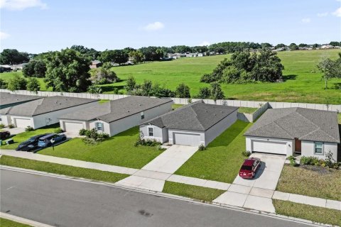 Villa ou maison à louer à Auburndale, Floride: 3 chambres, 138.52 m2 № 2420345 - photo 30