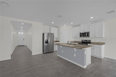 Villa ou maison à louer à Auburndale, Floride: 3 chambres, 138.52 m2 № 2420345 - photo 5