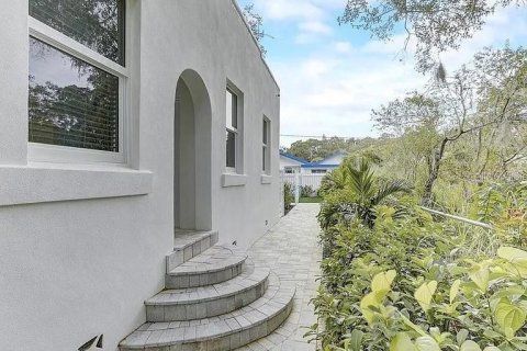 Commercial property in Sarasota, Florida 3 bedrooms, 131.83 sq.m. № 2135503 - photo 23