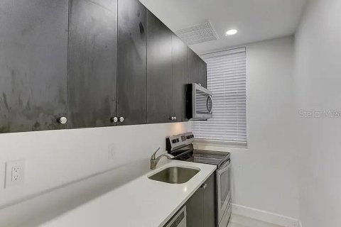Commercial property in Sarasota, Florida 3 bedrooms, 131.83 sq.m. № 2135503 - photo 18