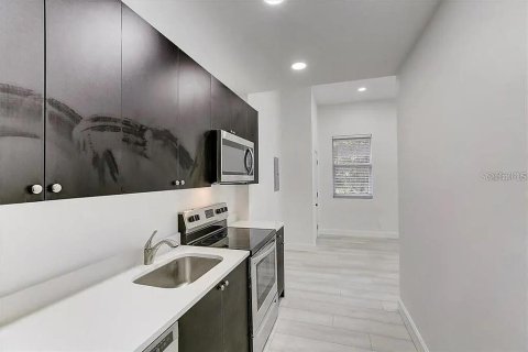 Commercial property in Sarasota, Florida 3 bedrooms, 131.83 sq.m. № 2135503 - photo 22