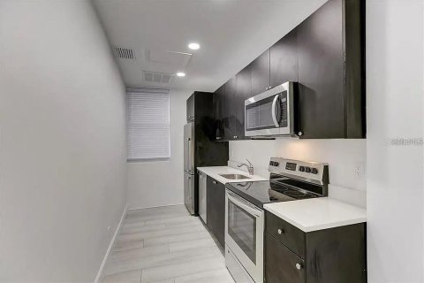 Commercial property in Sarasota, Florida 3 bedrooms, 131.83 sq.m. № 2135503 - photo 13