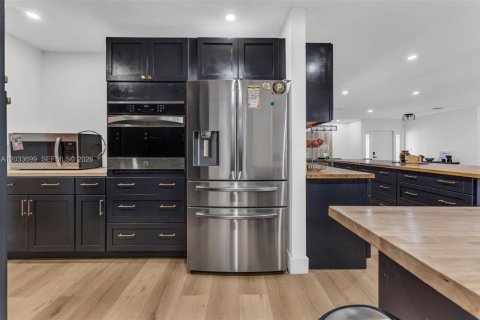 Casa en venta en Plantation, Florida, 5 dormitorios, 281.12 m2 № 2078031 - foto 15