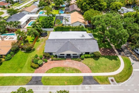 Casa en venta en Plantation, Florida, 5 dormitorios, 281.12 m2 № 2078031 - foto 5