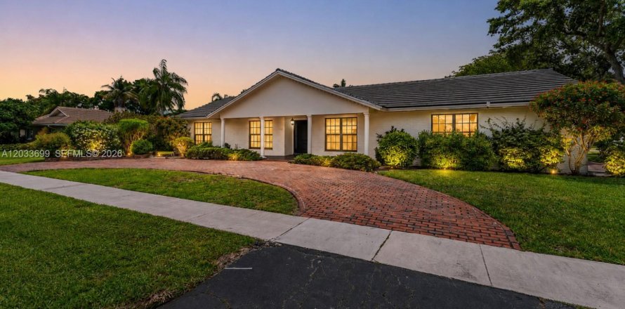 Casa en Plantation, Florida 5 dormitorios, 281.12 m2 № 2078031