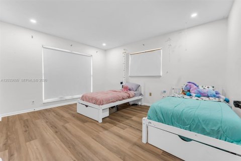 Casa en venta en Plantation, Florida, 5 dormitorios, 281.12 m2 № 2078031 - foto 25