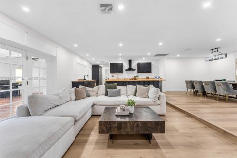 Casa en venta en Plantation, Florida, 5 dormitorios, 281.12 m2 № 2078031 - foto 8