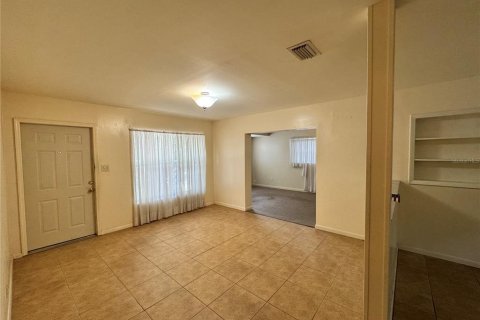 House in Tampa, Florida 3 bedrooms, 122.45 sq.m. № 2204143 - photo 30
