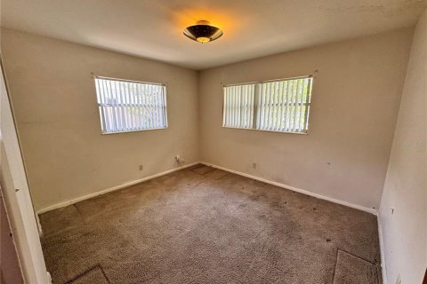 House in Tampa, Florida 3 bedrooms, 122.45 sq.m. № 2204143 - photo 23