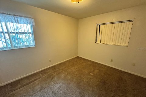 House in Tampa, Florida 3 bedrooms, 122.45 sq.m. № 2204143 - photo 26
