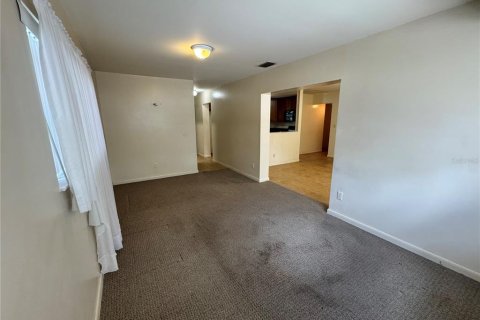 House in Tampa, Florida 3 bedrooms, 122.45 sq.m. № 2204143 - photo 19