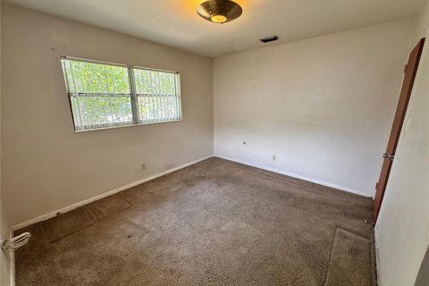 House in Tampa, Florida 3 bedrooms, 122.45 sq.m. № 2204143 - photo 21