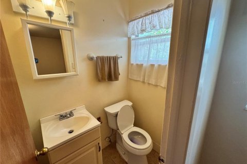 House in Tampa, Florida 3 bedrooms, 122.45 sq.m. № 2204143 - photo 24