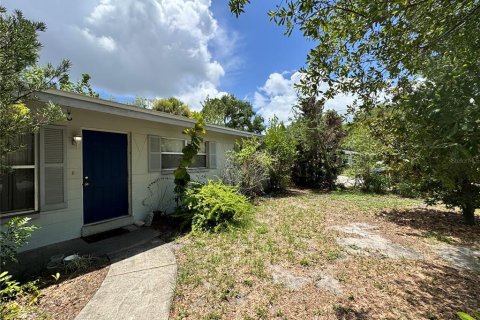 House in Tampa, Florida 3 bedrooms, 122.45 sq.m. № 2204143