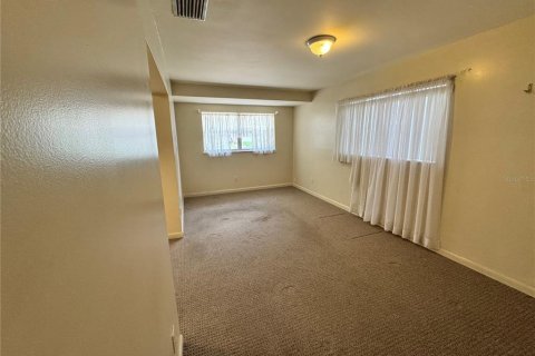 House in Tampa, Florida 3 bedrooms, 122.45 sq.m. № 2204143 - photo 20