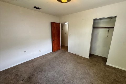House in Tampa, Florida 3 bedrooms, 122.45 sq.m. № 2204143 - photo 12