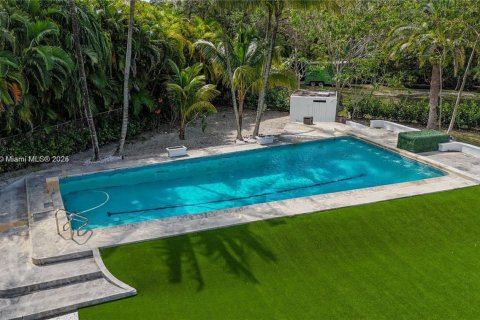 House in Miami, Florida 4 bedrooms, 144.56 sq.m. № 1779118 - photo 16