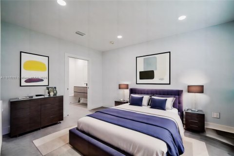 House in Miami, Florida 4 bedrooms, 144.56 sq.m. № 1779118 - photo 10