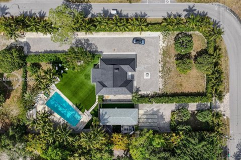 House in Miami, Florida 4 bedrooms, 144.56 sq.m. № 1779118 - photo 22