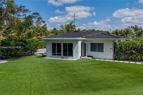 House in Miami, Florida 4 bedrooms, 144.56 sq.m. № 1779118 - photo 17